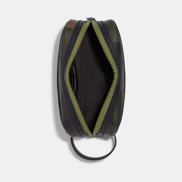 NWT Travel Kit In Signature Canvas With Camo Print And Coach Patch - Picture 3 of 5